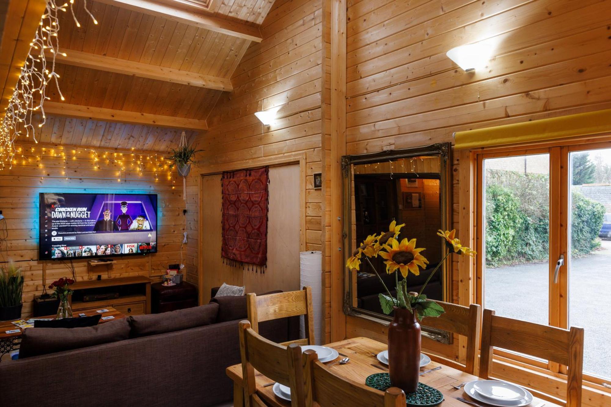 Spacious Cabin Evcharger And Free Parking Near Cambridge Eksteriør billede