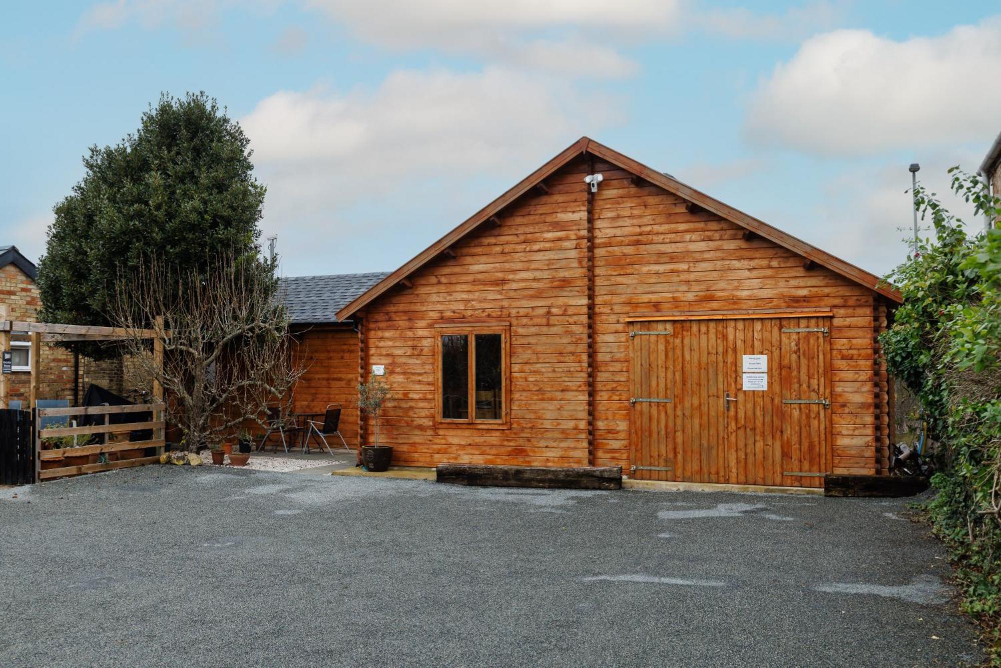 Spacious Cabin Evcharger And Free Parking Near Cambridge Eksteriør billede
