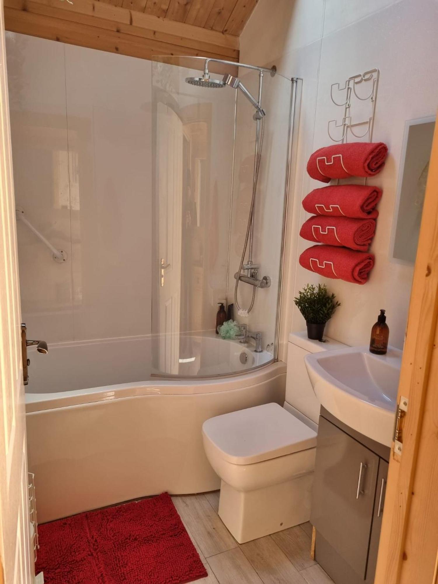 Spacious Cabin Evcharger And Free Parking Near Cambridge Eksteriør billede